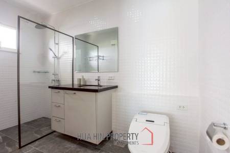 Exclusive 3 Bedroom Pool Villa In Black Mountain Golf Course