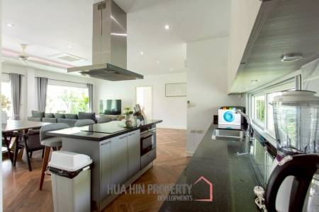 Exclusive 3 Bedroom Pool Villa In Black Mountain Golf Course