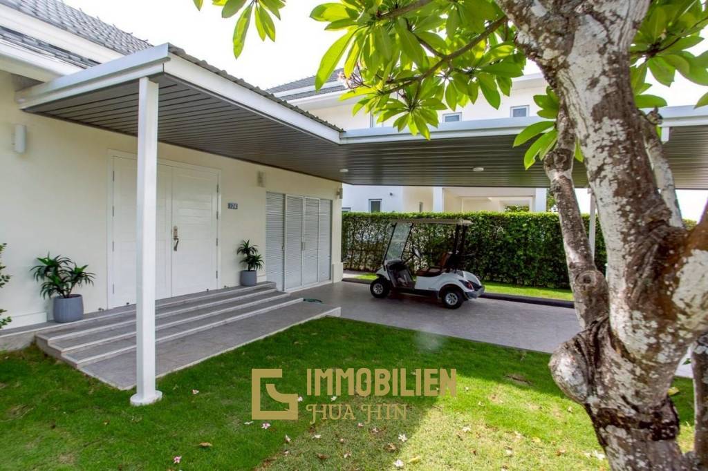 วิลล่าพูล 3 ห้องนอนสุดพิเศษในสนามกอล์ฟแบล็คเมาน์เทน