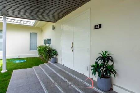 Exclusive 3 Bedroom Pool Villa In Black Mountain Golf Course