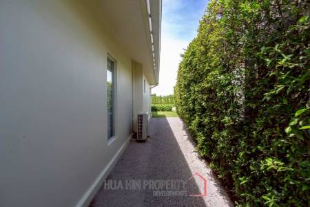 Exclusive 3 Bedroom Pool Villa In Black Mountain Golf Course