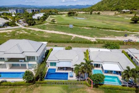 Exclusive 3 Bedroom Pool Villa In Black Mountain Golf Course