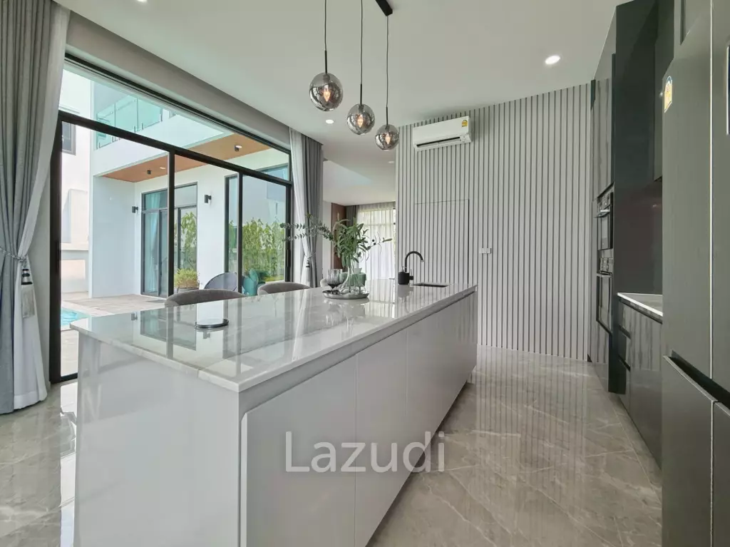 4 Beds 5 Baths 313 SQ.M. The Sugar Palm Villas