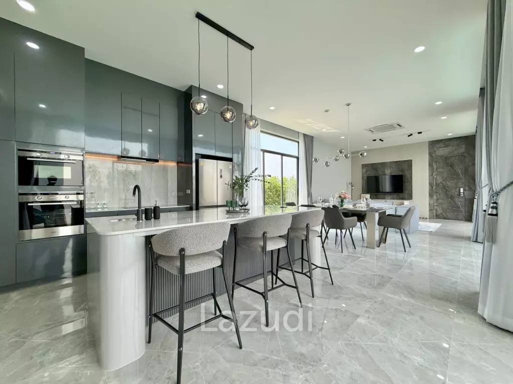 4 Beds 5 Baths 313 SQ.M. The Sugar Palm Villas