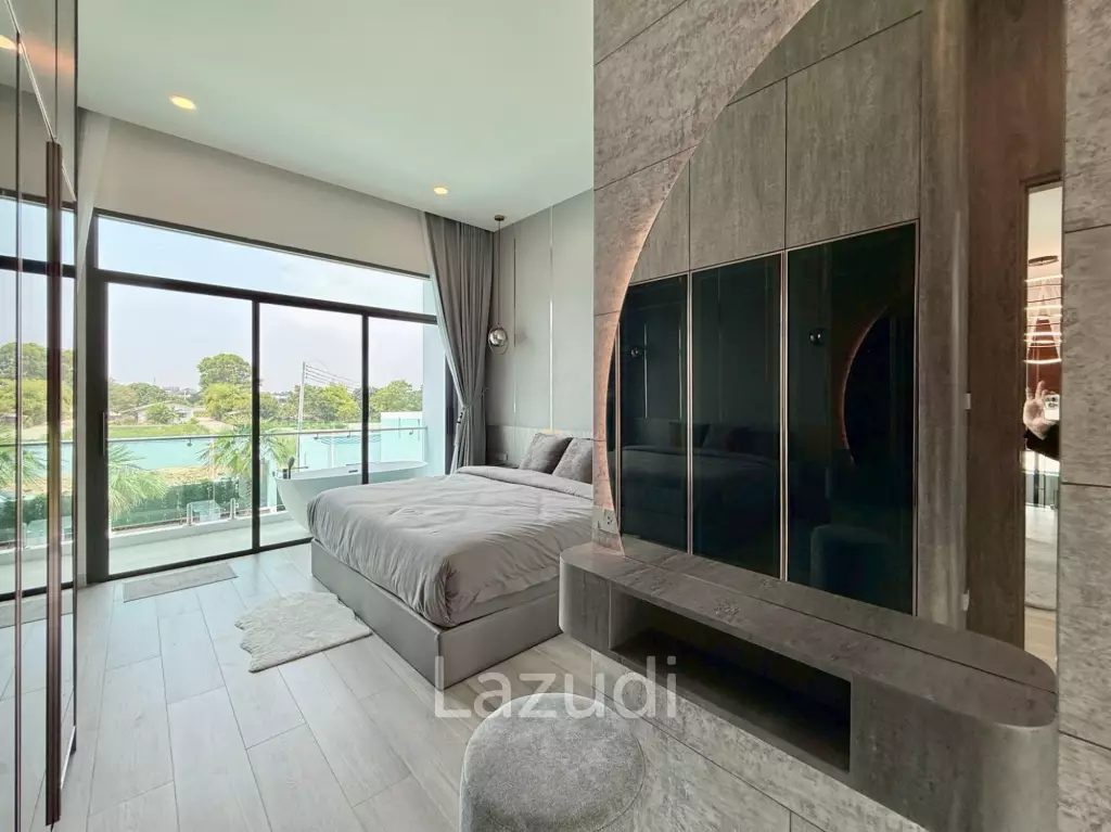4 Beds 5 Baths 313 SQ.M. The Sugar Palm Villas