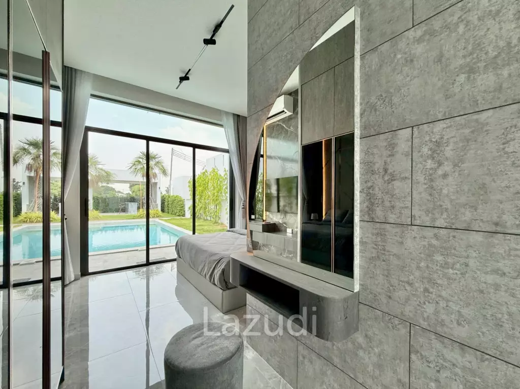 4 Beds 5 Baths 313 SQ.M. The Sugar Palm Villas