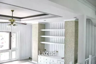 4 Bed 3 Bath 350 SQ.M Detached house Ladawan srinakarin