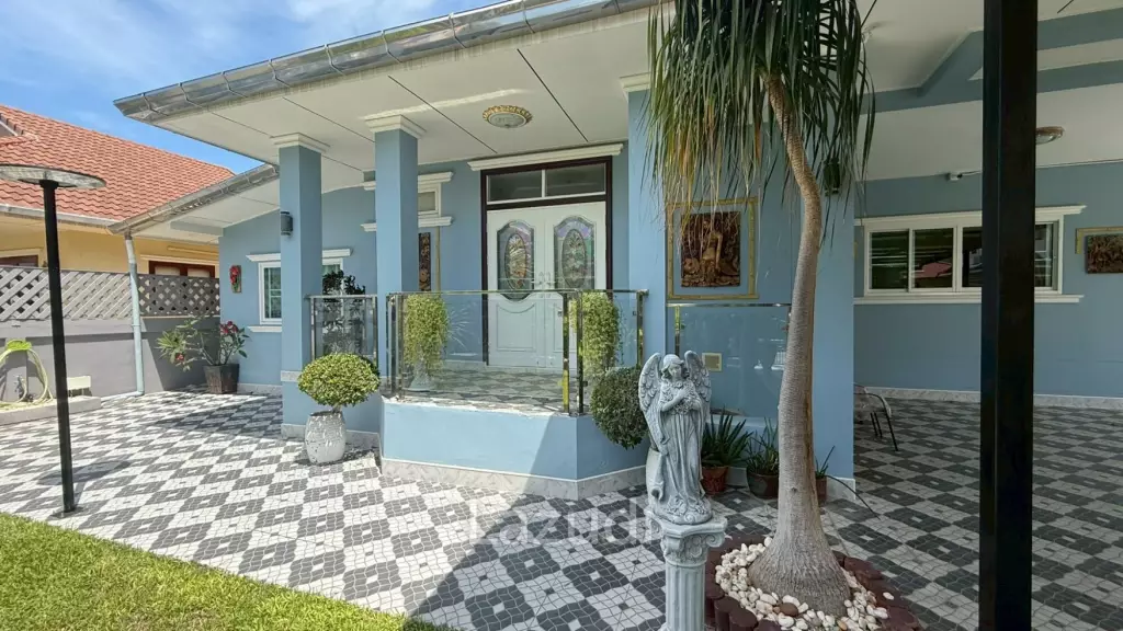 Tropical Seaview : Two-Story Villa with Pool in Pak Nam Pran