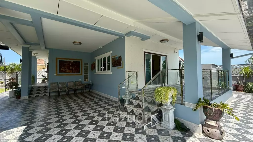 Tropical Seaview : Two-Story Villa with Pool in Pak Nam Pran