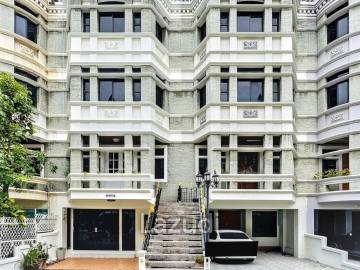 4 Bedrooms 5 Bathrooms 350 SQ.M Townhouse Near Emporium