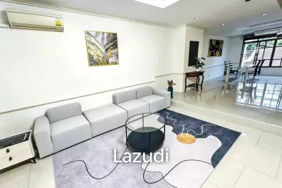 4 Bedrooms 5 Bathrooms 350 SQ.M Townhouse Near Emporium
