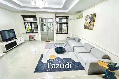 4 Bedrooms 5 Bathrooms 350 SQ.M Townhouse Near Emporium