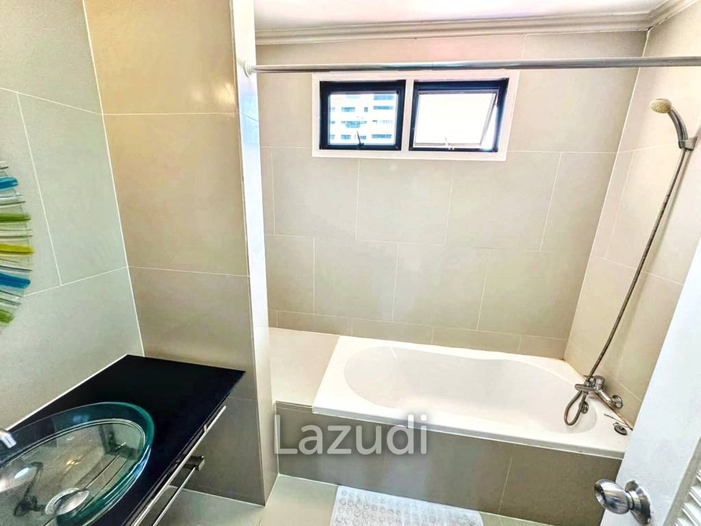 4 Bedrooms 5 Bathrooms 350 SQ.M Townhouse Near Emporium