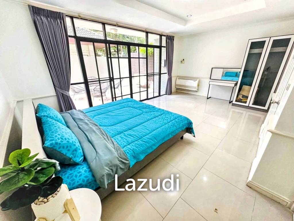 4 Bedrooms 5 Bathrooms 350 SQ.M Townhouse Near Emporium