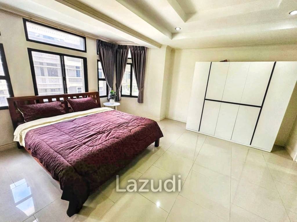 4 Bedrooms 5 Bathrooms 350 SQ.M Townhouse Near Emporium