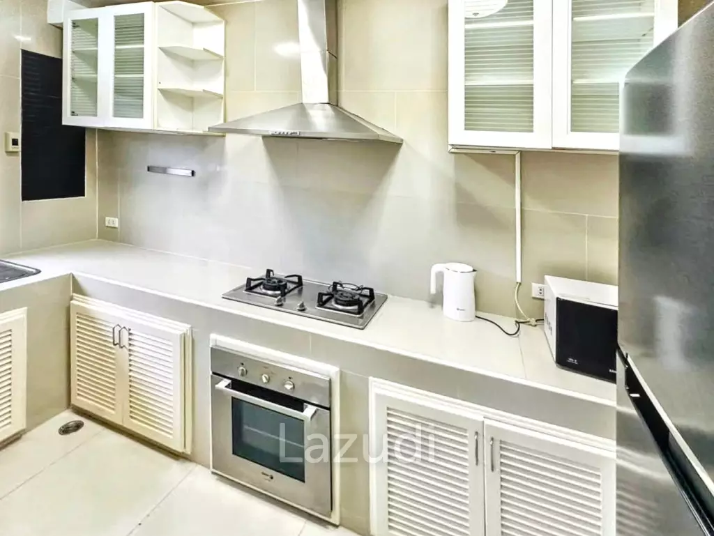 4 Bedrooms 5 Bathrooms 350 SQ.M Townhouse Near Emporium