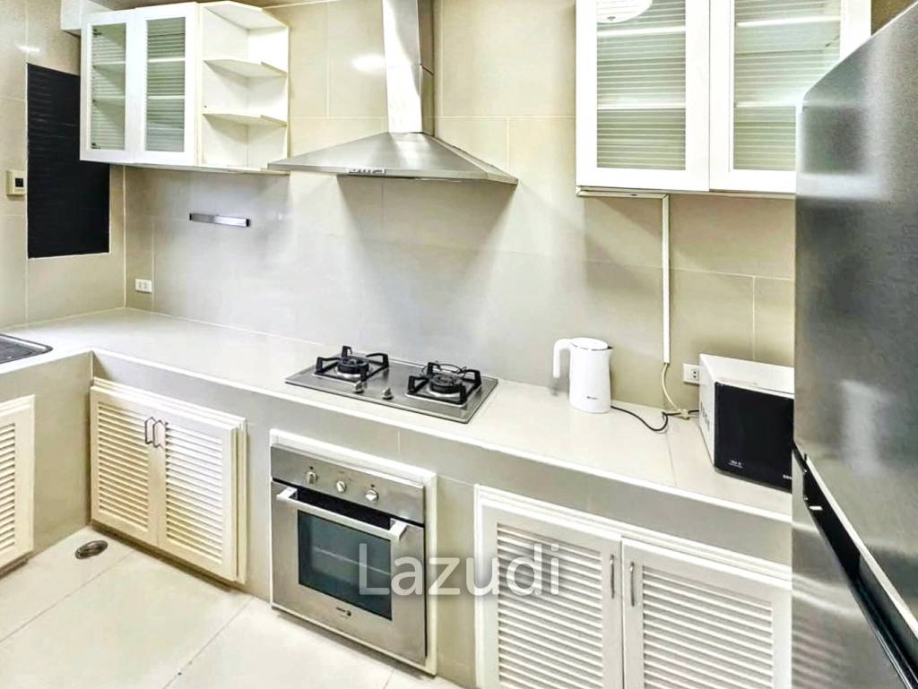 4 Bedrooms 5 Bathrooms 350 SQ.M Townhouse Near Emporium