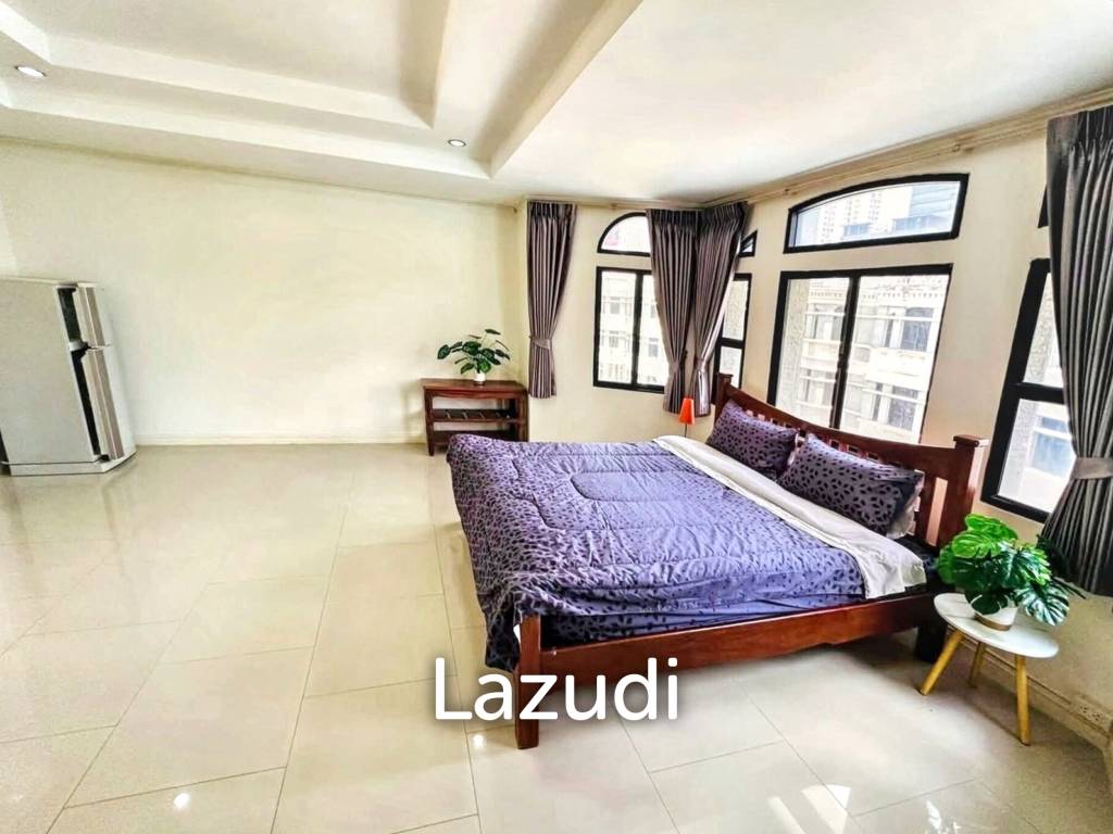 4 Bedrooms 5 Bathrooms 350 SQ.M Townhouse Near Emporium