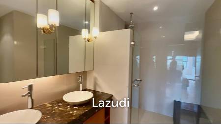 Black Mountain Golf Course: Excellent luxury condo with 2 bedrooms and 2 bathrooms