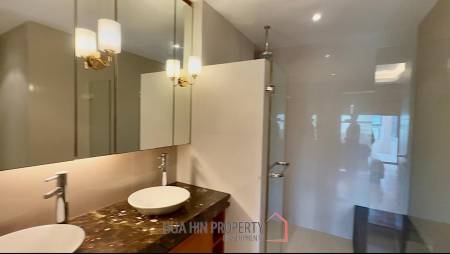 Black Mountain Golf Course: Excellent luxury condo with 2 bedrooms and 2 bathrooms