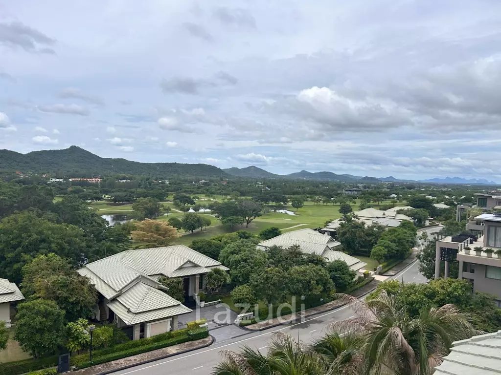 Black Mountain Golf Course: Excellent luxury condo with 2 bedrooms and 2 bathrooms