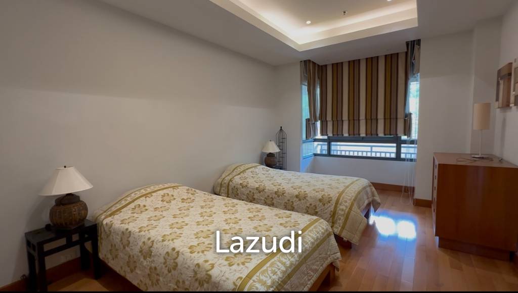 Black Mountain Golf Course: Excellent luxury condo with 2 bedrooms and 2 bathrooms