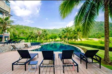 Black Mountain Golf Course: Excellent luxury condo with 2 bedrooms and 2 bathrooms