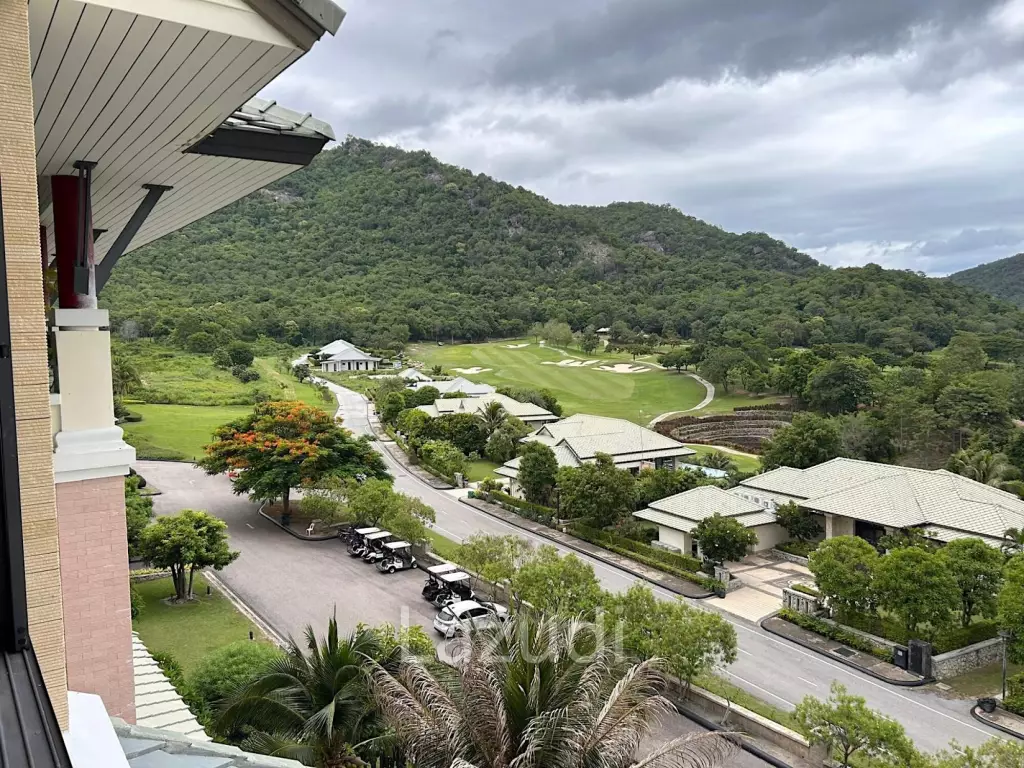 Black Mountain Golf Course: Excellent luxury condo with 2 bedrooms and 2 bathrooms