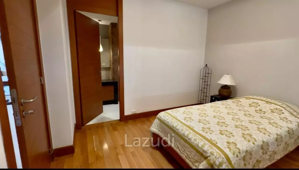 Black Mountain Golf Course: Excellent luxury condo with 2 bedrooms and 2 bathrooms