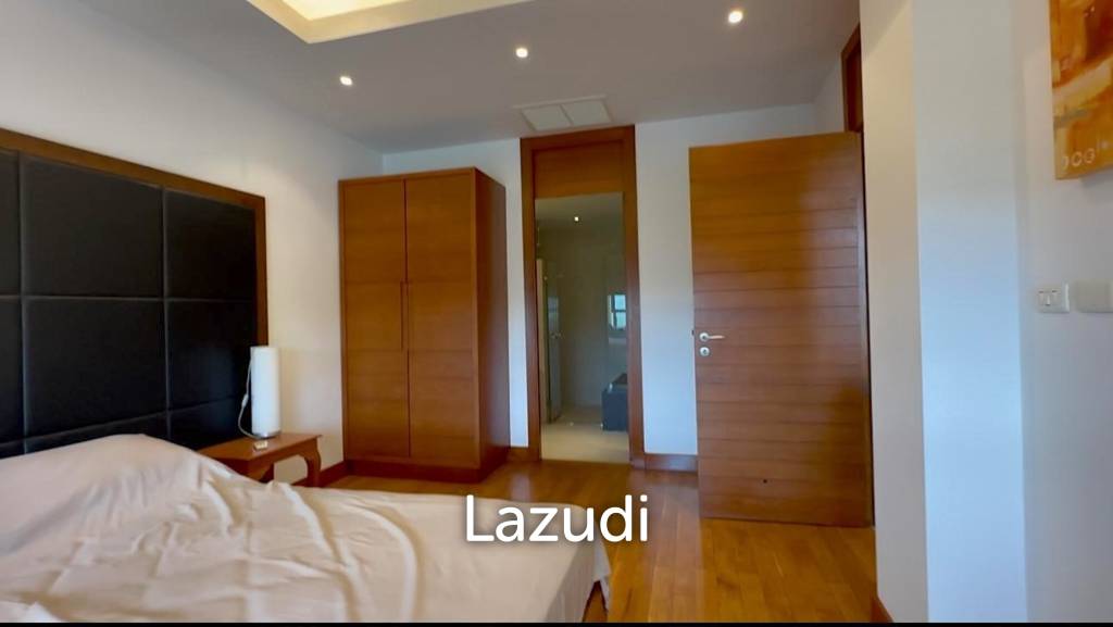 Black Mountain Golf Course: Excellent luxury condo with 2 bedrooms and 2 bathrooms