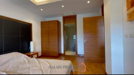 Black Mountain Golf Course: Excellent luxury condo with 2 bedrooms and 2 bathrooms