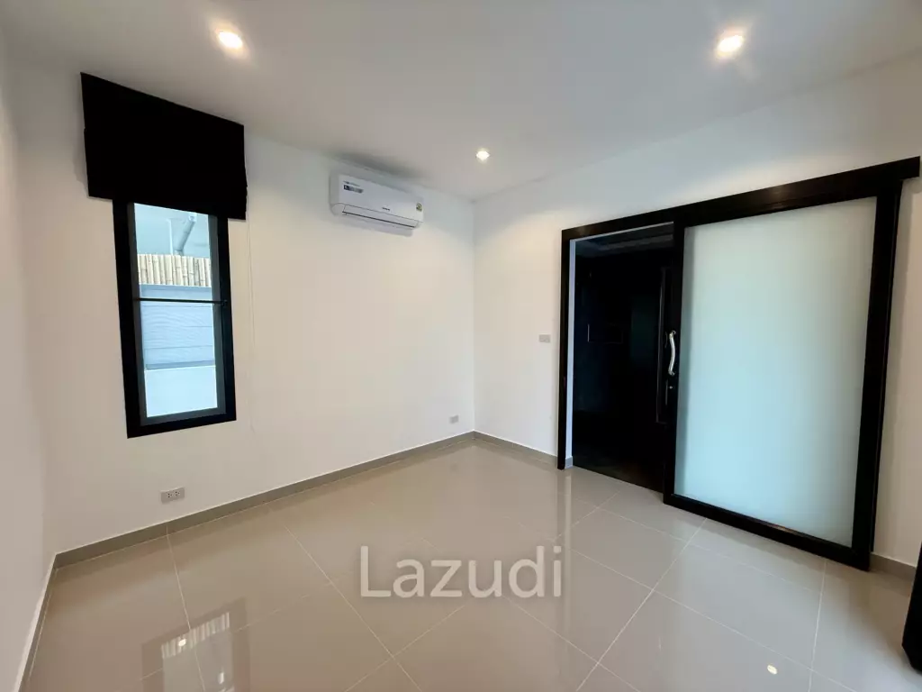 Mil Pool Villas - Modern Brand New 3-Bedroom 2-Bathroom Pool Villa in Central Hua Hin