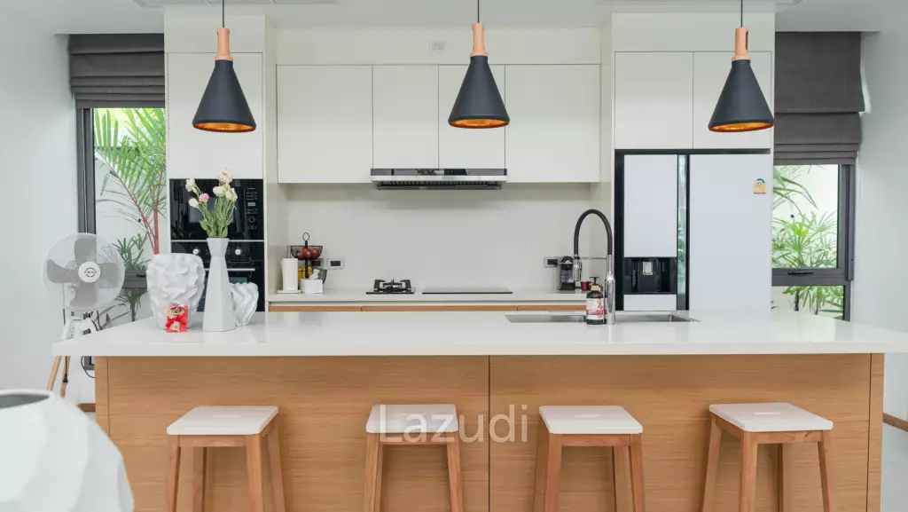 Spacious 3-Bedroom Villa, 5mins to Bangtao Beach