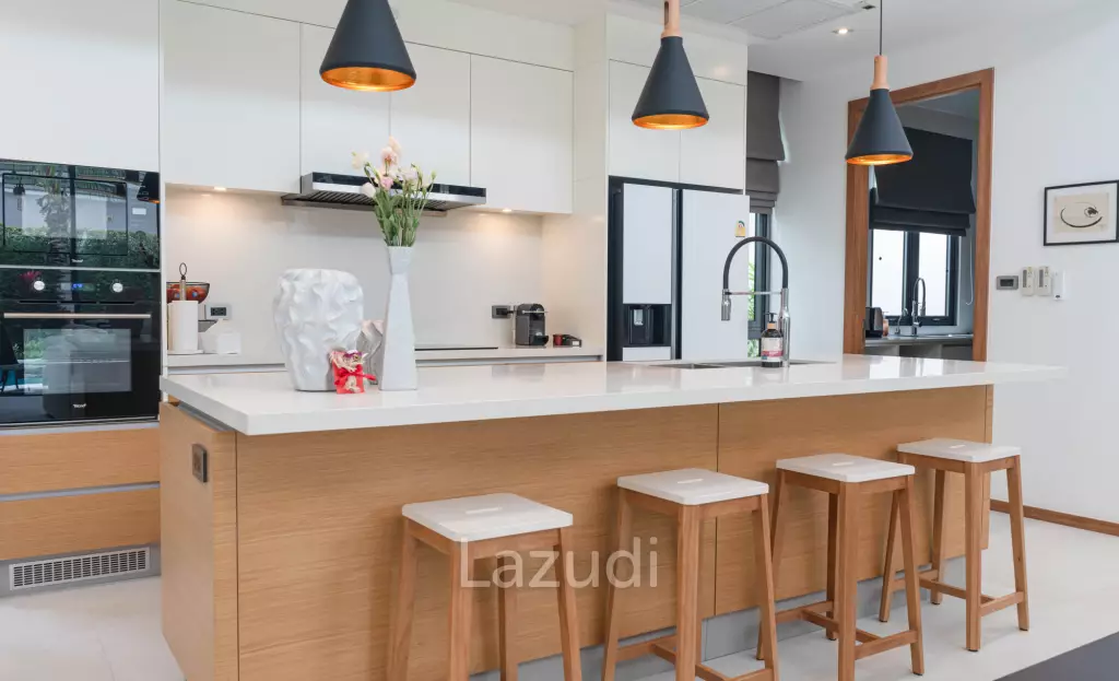 Spacious 3-Bedroom Villa, 5mins to Bangtao Beach