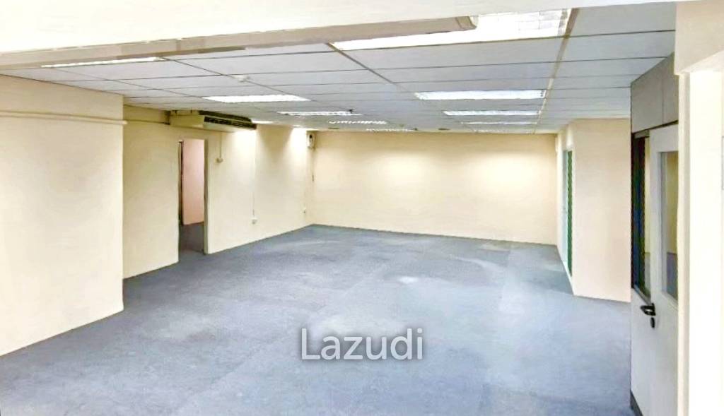 6 Bathrooms 117 SQ.M Office at Sukhumvit Suites