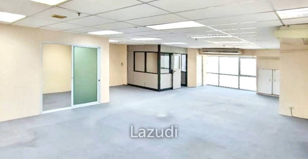 6 Bathrooms 117 SQ.M Office at Sukhumvit Suites
