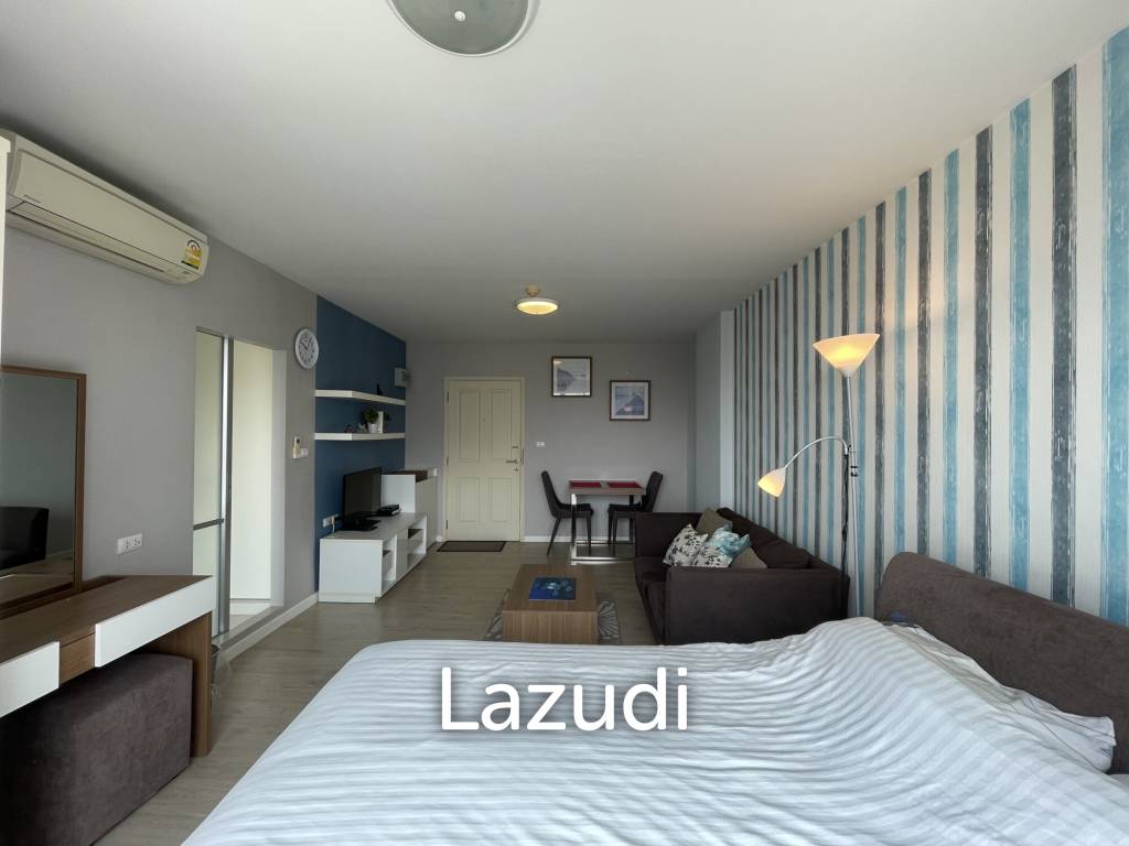 Baan Peang Ploen Condo : Studio bedroom walkable to the Beach