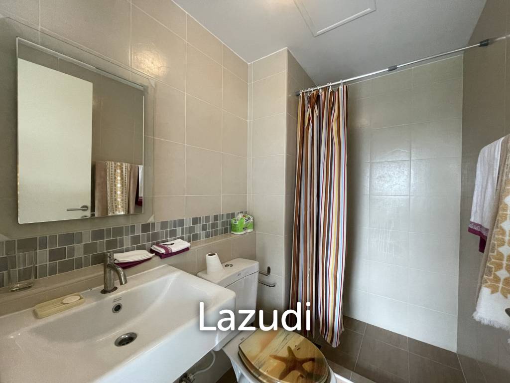 Baan Peang Ploen Condo : Studio bedroom walkable to the Beach