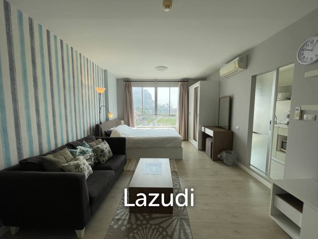 Baan Peang Ploen Condo : Studio bedroom walkable to the Beach