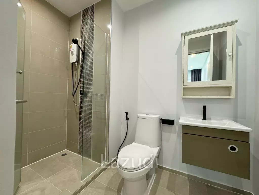 Renovated 1-Bedroom 40 SQ.M At Dlux Condominium For Sale