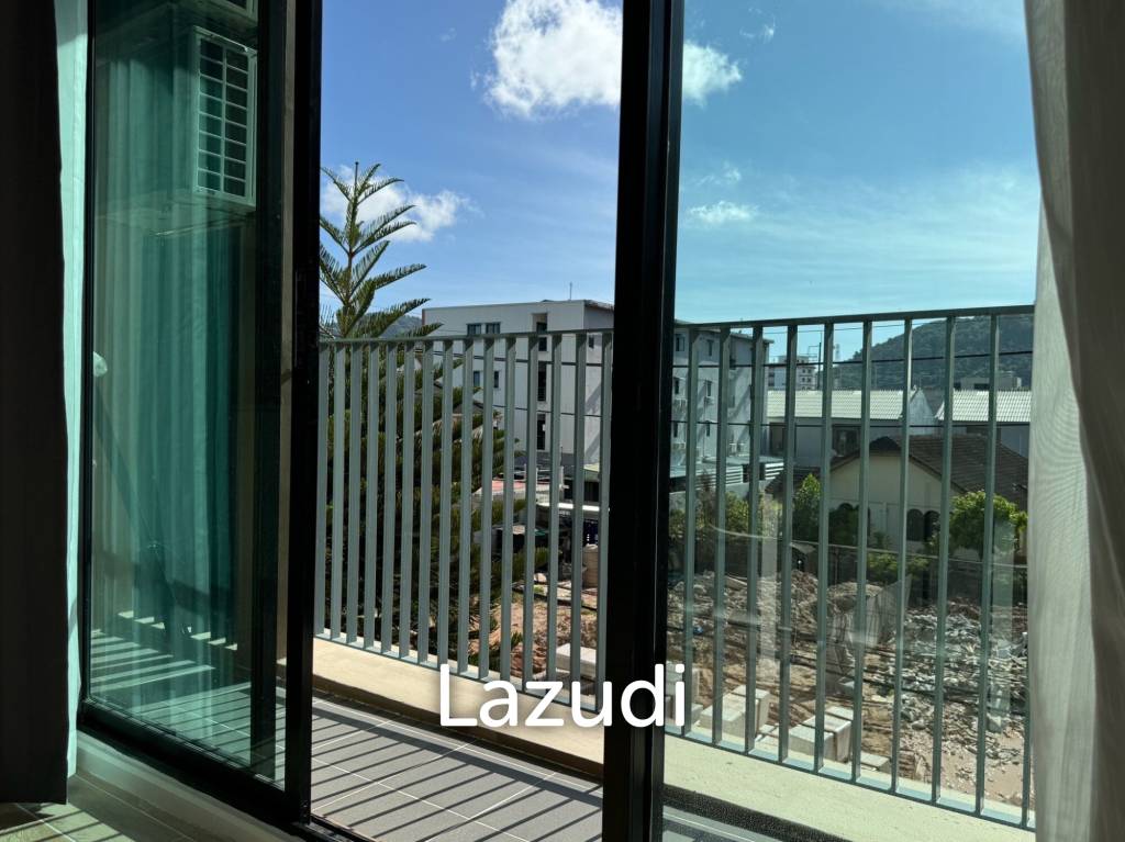 Renovated 1-Bedroom 40 SQ.M At Dlux Condominium For Sale