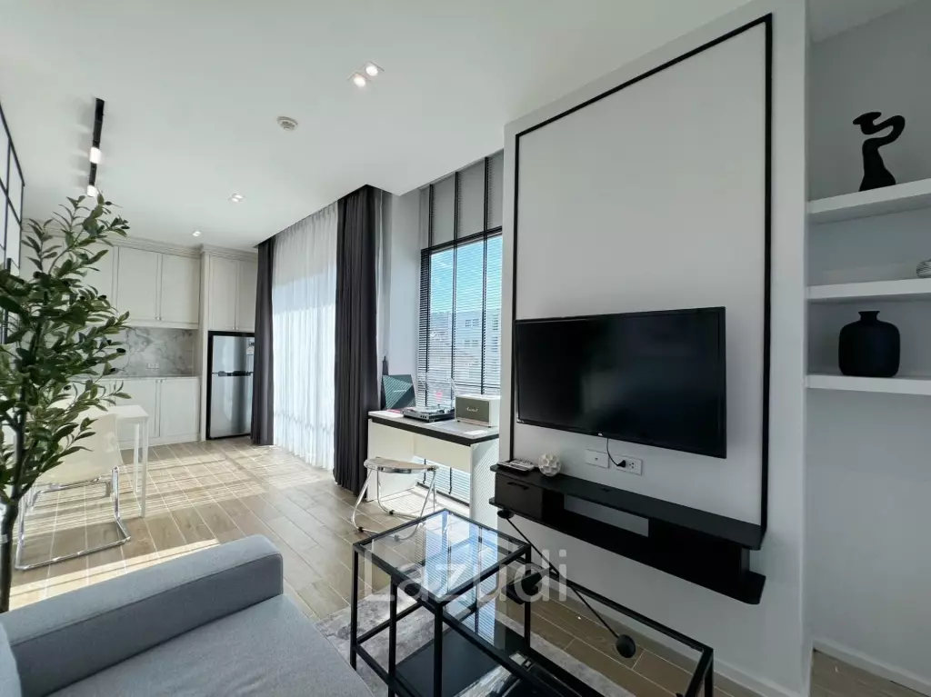 Renovated 1-Bedroom 40 SQ.M At Dlux Condominium For Sale