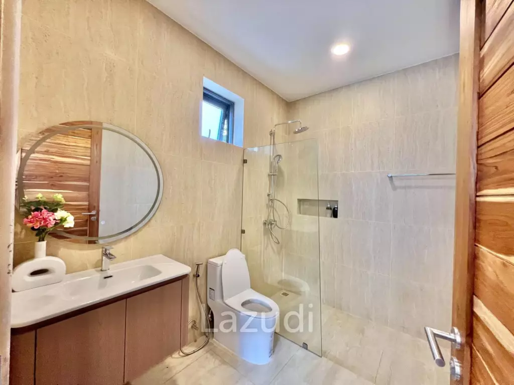 [Ready to Move-In] 3-Bed Villa in Mae Nam, Koh Samui