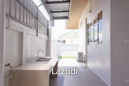 BAAN SUK SABAI 1 : 3 bed renovated villa
