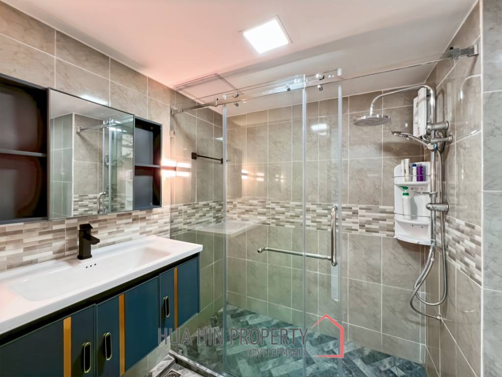 Seaview Studio Condo in V.I.P. Chain Cha-Am