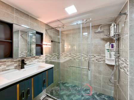 Seaview Studio Condo in V.I.P. Chain Cha-Am