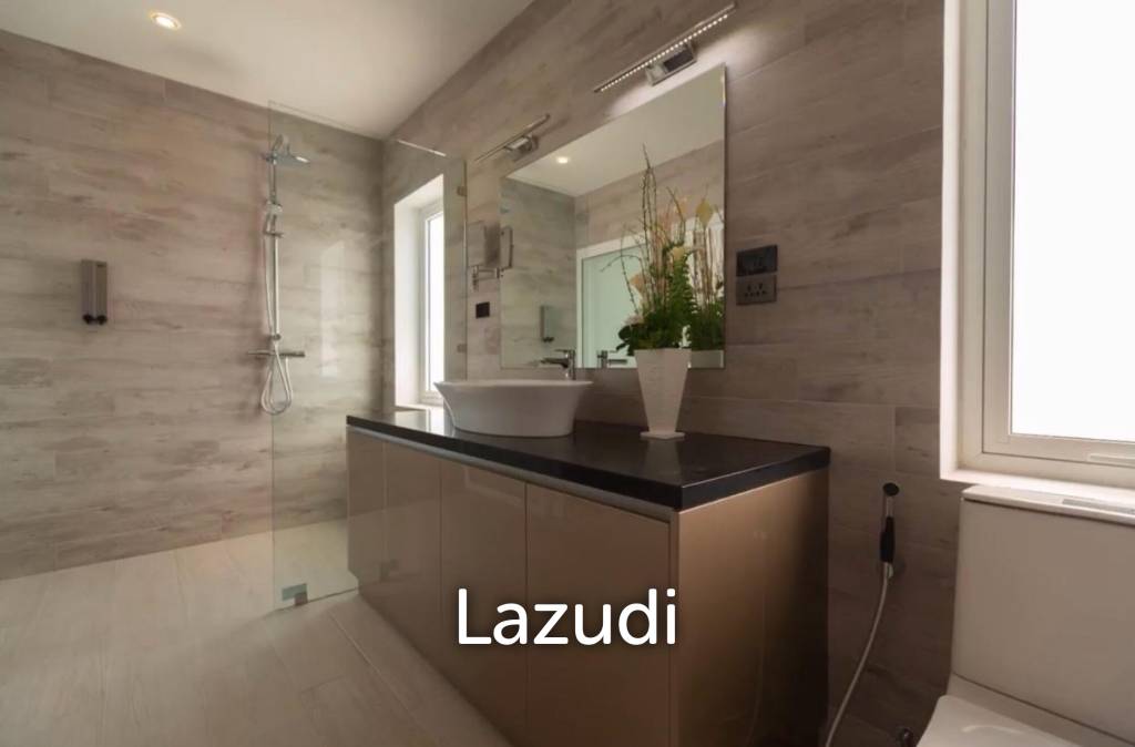 Modern 3-Bedroom Villa for Rent in the Heart of Bang Rak, Koh Samui