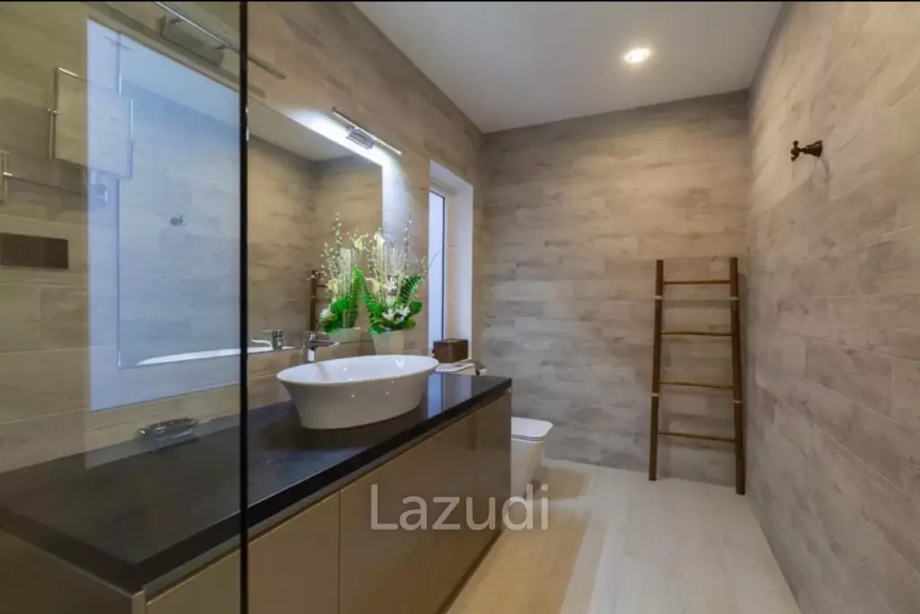 Modern 3-Bedroom Villa for Rent in the Heart of Bang Rak, Koh Samui