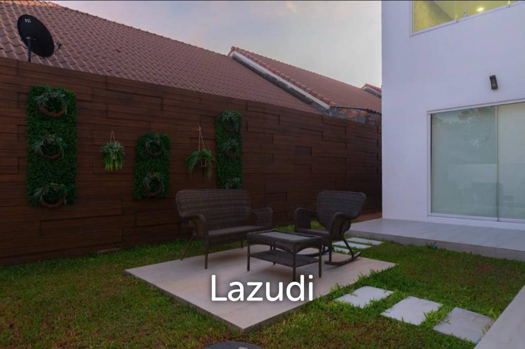 Modern 3-Bedroom Villa for Rent in the Heart of Bang Rak, Koh Samui