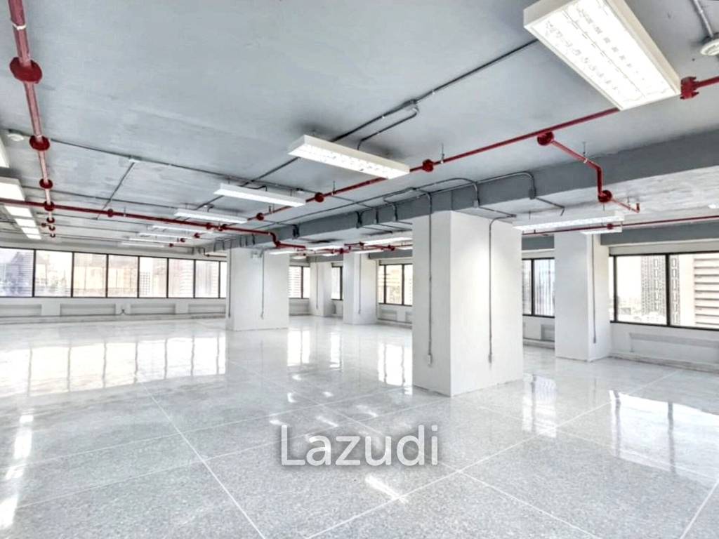 2 Restrooms 244 SQ.M Office at Skulthai Surawong Tower
